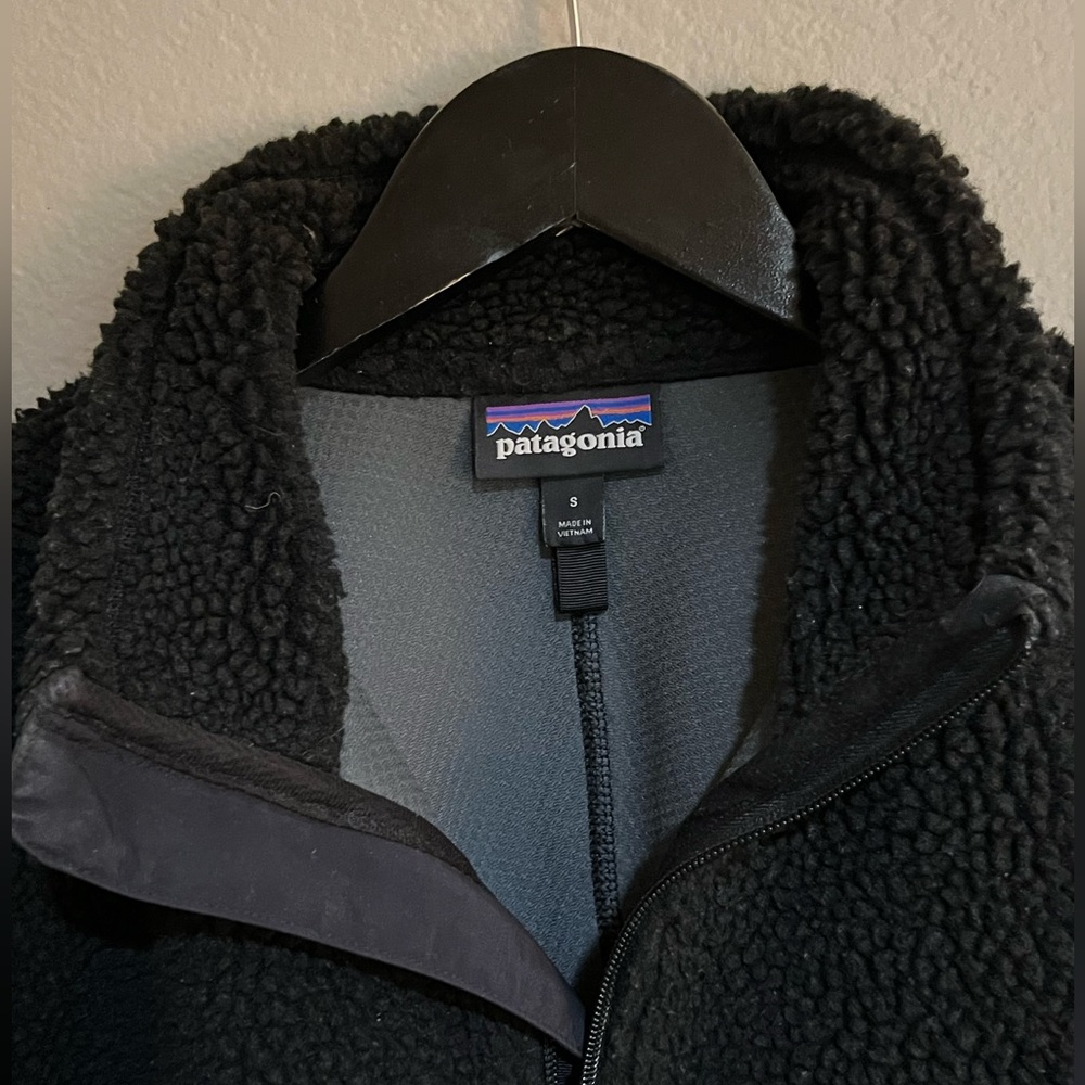 Black Patagonia Fleece Zip Up